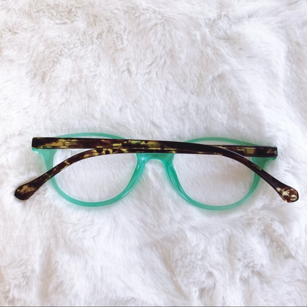 Kaylee Green Classic Round Reader Glasses - Picture 11 of 11